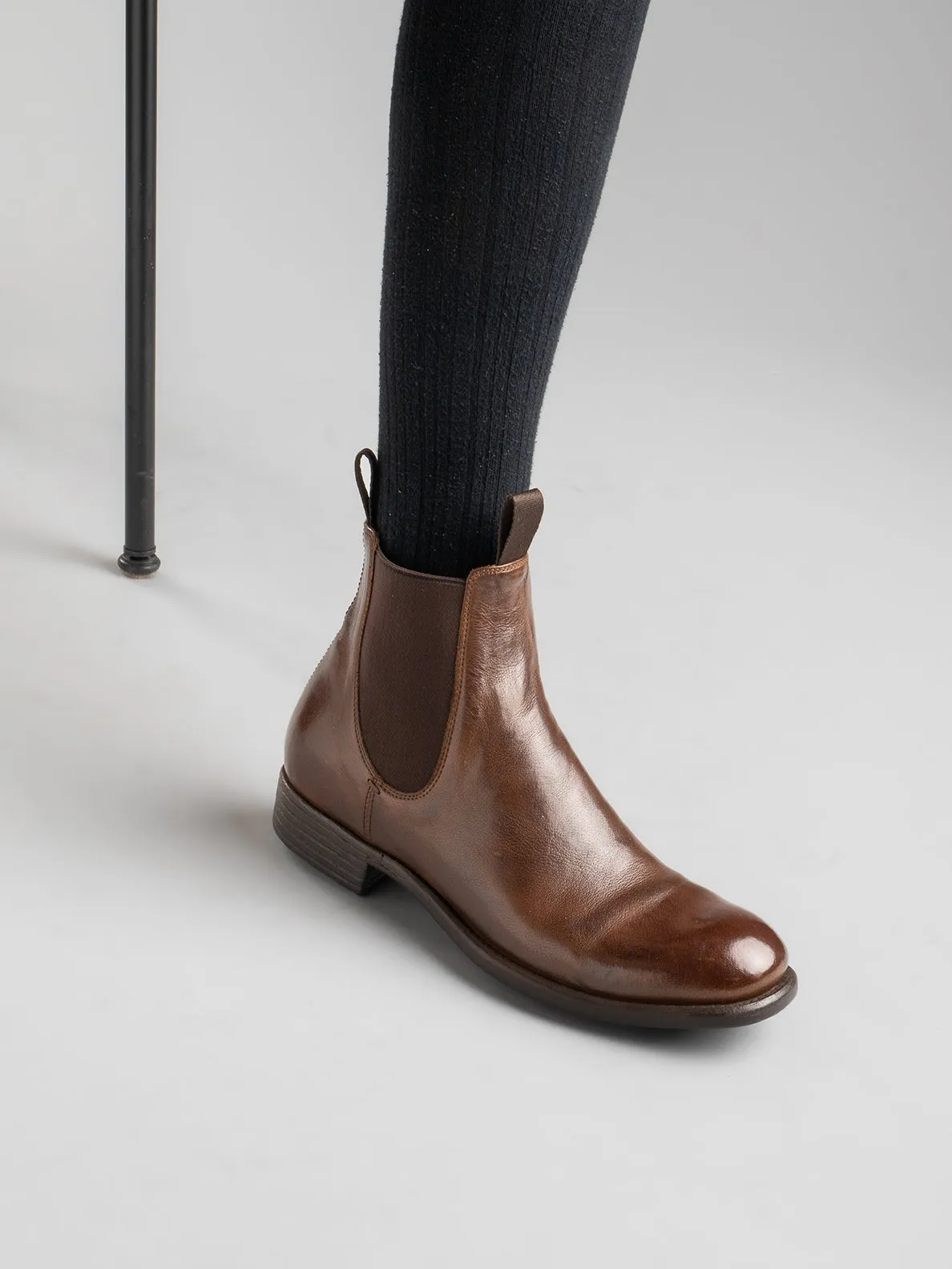 CALIXTE 004 - Black Leather Chelsea Boots