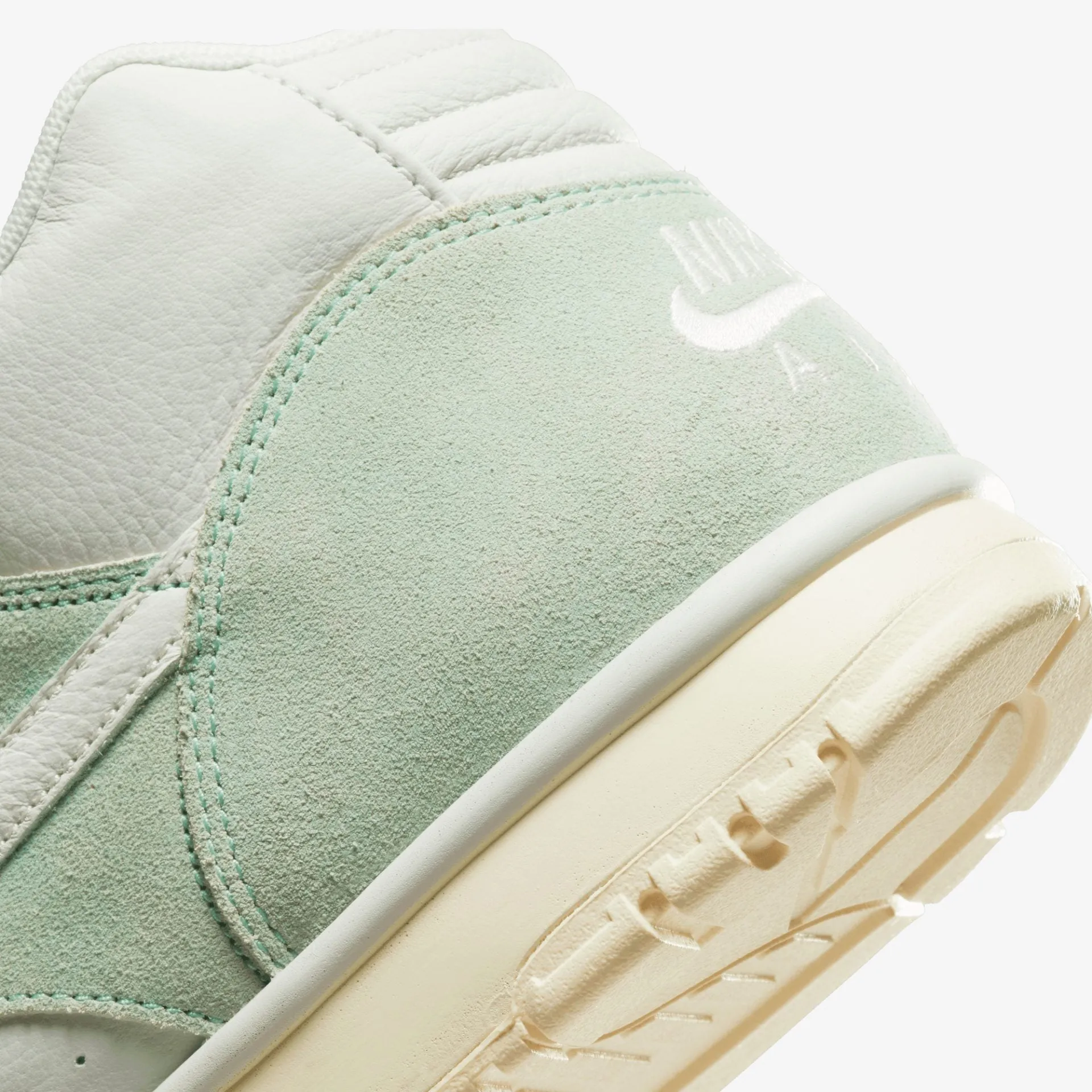 Nike | AIR TRAINER 1  { ENAMEL GREEN