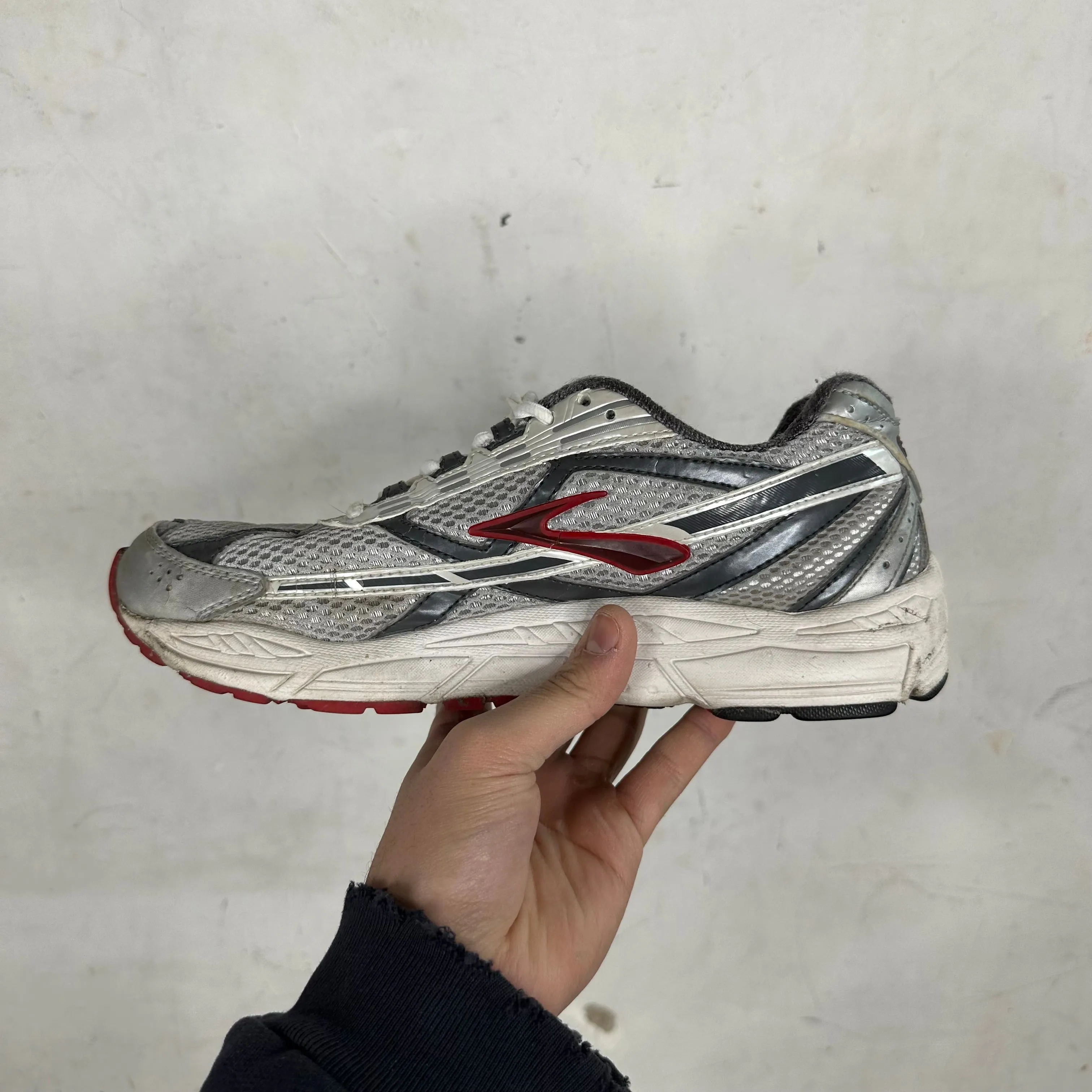 Vintage Brooks Grey/Red Trainers