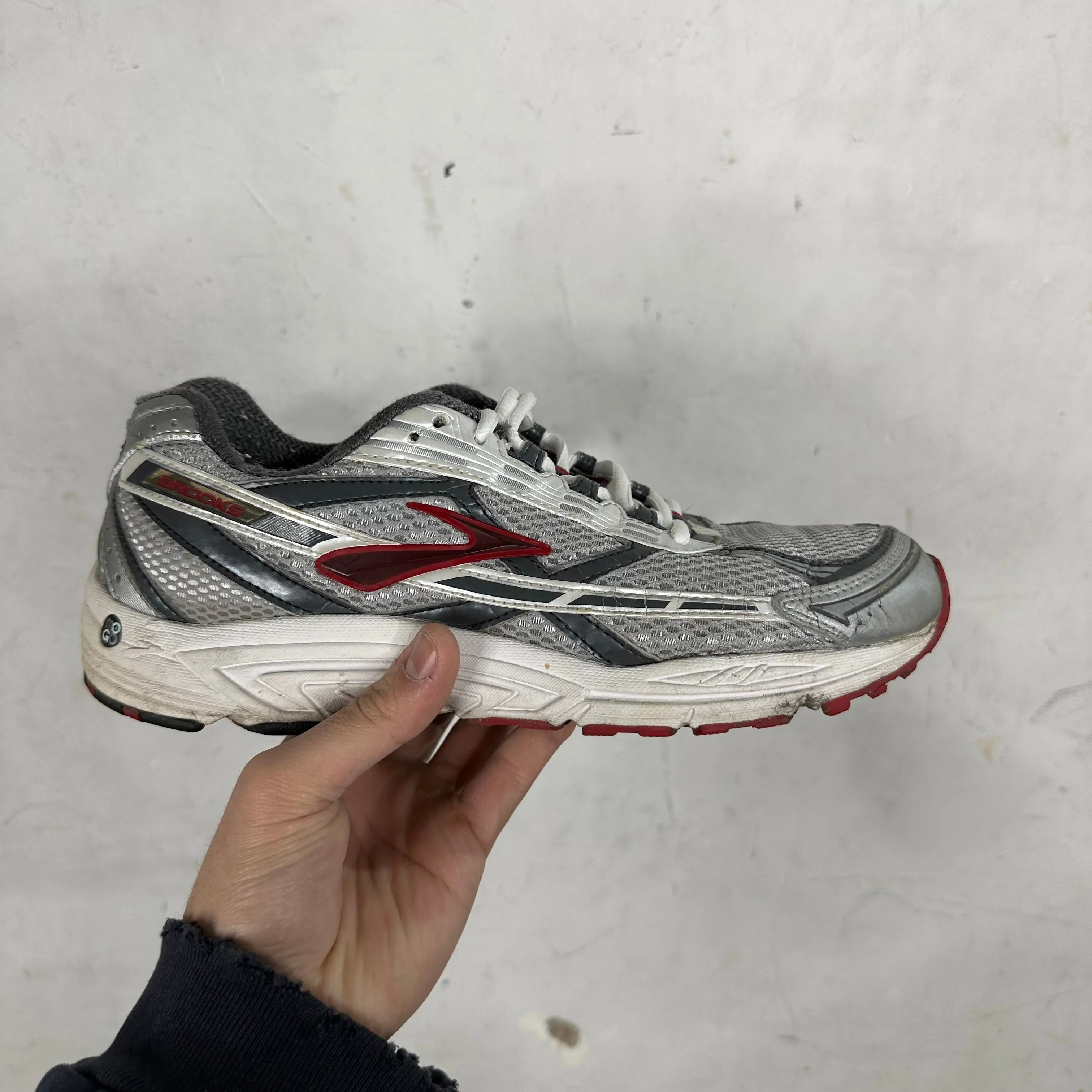 Vintage Brooks Grey/Red Trainers