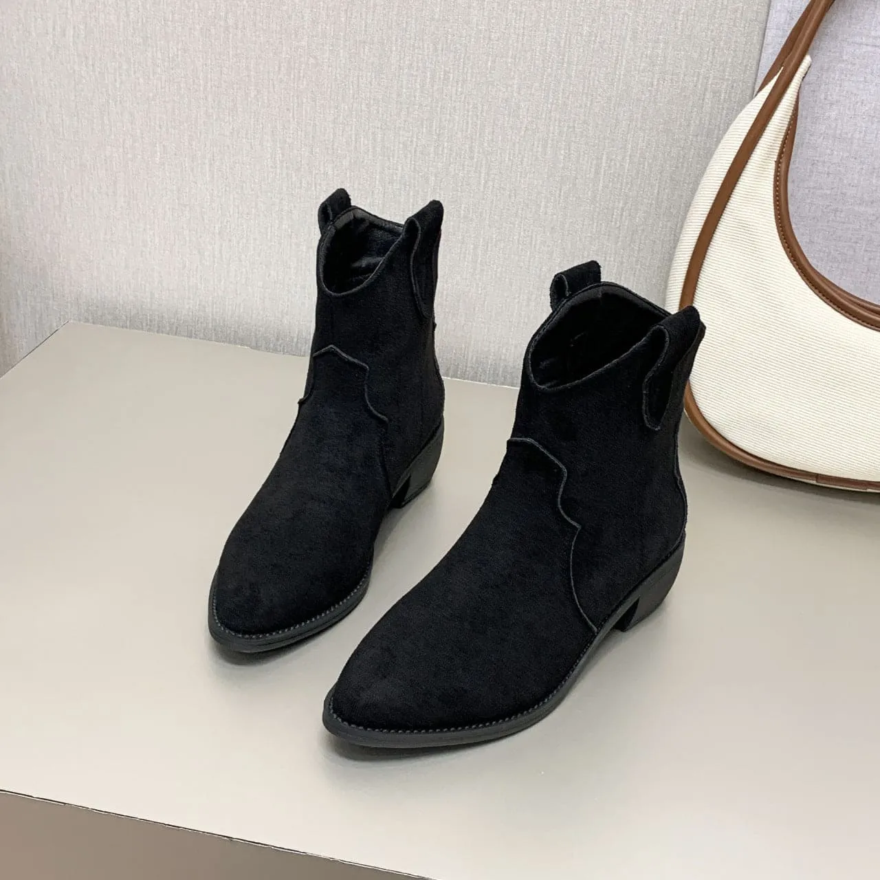 Women's Suede Pointed Toe Cowboy Boots